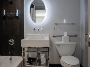 Landmark Premier Hotel