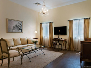 Hotel Martinis Marchi
