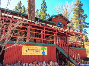 ITH Big Bear Lake Mountain Hostel & Lodge