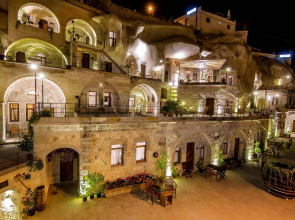 Hera Cave Suites