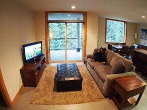 Kookaburra Lodge #204 By Bear Country