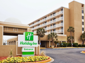 Holiday Inn Resort Oceanfront at Surfside Beach by IHG
