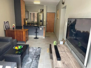 Eazy Apartment by Mall of Africa