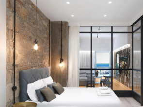 5 star lux suite in Kolonaki.
