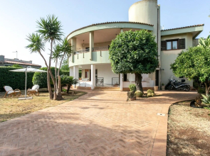 Beautiful Home in Siracusa With Wifi and 3 Bedrooms