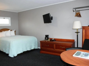 Admiral Motel