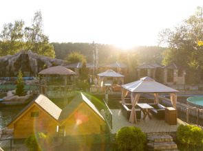 Отель «Оазис в лесу»