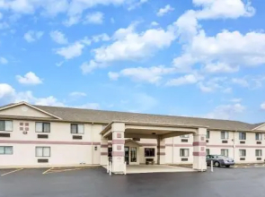 Super 8 Yorkville