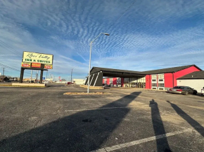 River Valley Inn and Suites By OYO