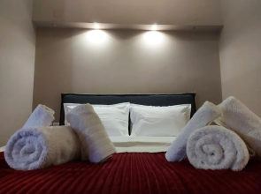Veria Panorama Luxury Suite with Garden 2