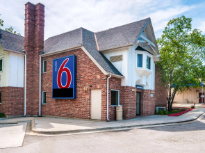 Motel 6 Arlington Heights, IL - Chicago North Central