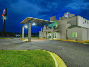 Motel 6 Montgomery, AL - Airport