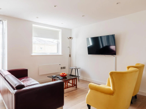 CH Apt 4 2bed in Bath