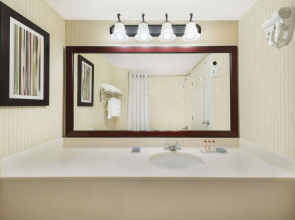 Holiday Inn Express & Suites Longview North