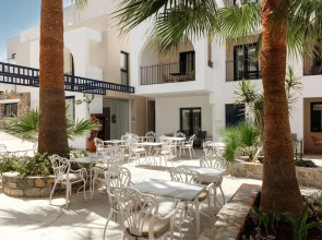 Nami Hotel & Suites