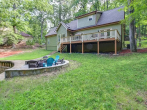 'serene Shores' Lakefront House w/ Dock!