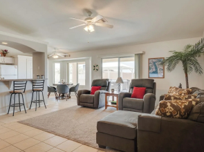 2 Mi to Lake & Dtwn: Lake Havasu City Home!