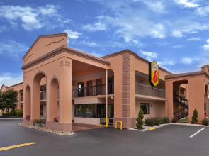 Super 8 Knoxville/West