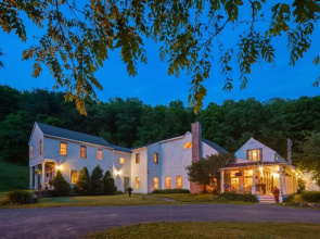 Inn at Silver Maple Farm