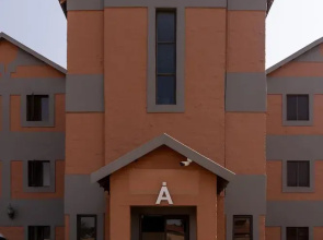Best Overnight With Free Wifi Modern and Private