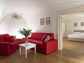 Three Golden Crowns Apartments