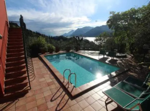Villa's Apartments with Enchanting Lake View