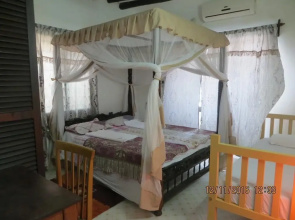 Villa Tuffah 3 Minutes Walk to the Beach - The Villa Comprises