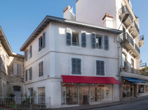 677 Apartment 48 M² City Center