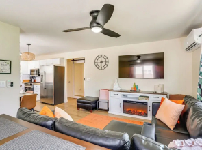 Walkable & Bright Bungalow in Dtwn Redding!