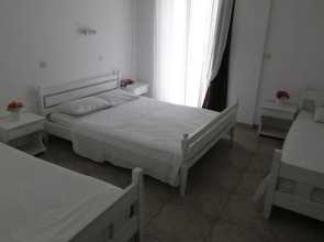 Armadoros Hotel Ios Backpackers