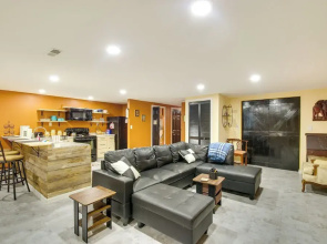 Charming Virginia Getaway Near Hiking & Golfing!