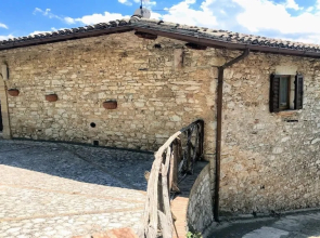 Luxury Silvignano Poolside Villa, Spoleto 8 km, Rome 1 Hr