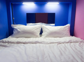 Color Creative Hotel - Hostel