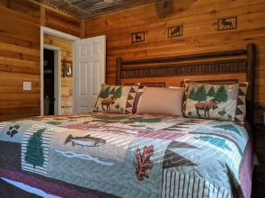 Deep Creek Hideaway 2 Bedroom Cabin by RedAwning