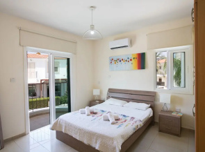 Protaras Mesogeios Villa Me16 Beachfront Villa in Protaras Center
