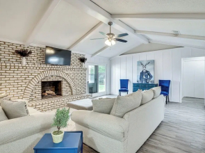 4 Mi to Texas Tech University: Home w/ Patio!