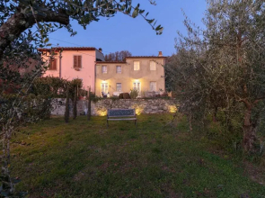 Villa Marzia Your Country Retreat With Garden and Panoramic View in Lucca