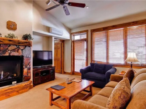 Tl2312 Lovely top Floor Home With Beautiful Views - Winter Specials!