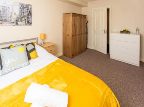 Ample Comforts, Centrally Located, Town Centre