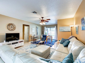 South Venice Pool Home With Fence, Dog Friendly