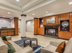 Fairfield Inn & Suites by Marriott Madison East
