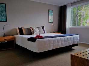 Burnt Pine Boutique Apartments