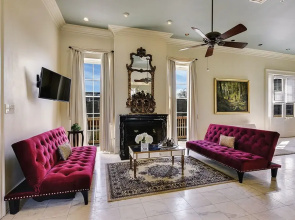 N Rampart Apartments - Lux 3BD 2BA French Quarter w Courtyard