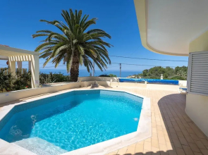 Silver Beautiful 4 Bedroom Vila Just Steps TO TH