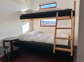 Langahlíð Guesthouse