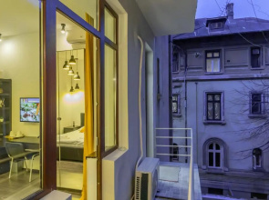 CHÂTEAU: Upscale Suites in Bucharest's Historical Center!