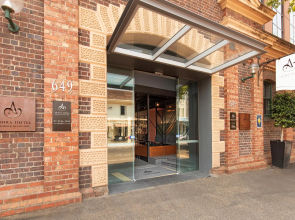 Amora Hotel Riverwalk Melbourne