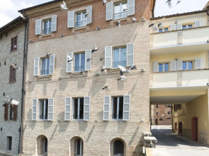 Interamnia Suites