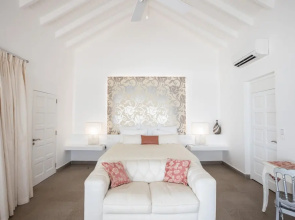 La Perla Palais - Luxury Villa on Private Beach