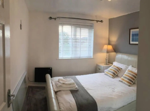 Comfy;PoundHill;Crawley Apartment near Gatwick and London